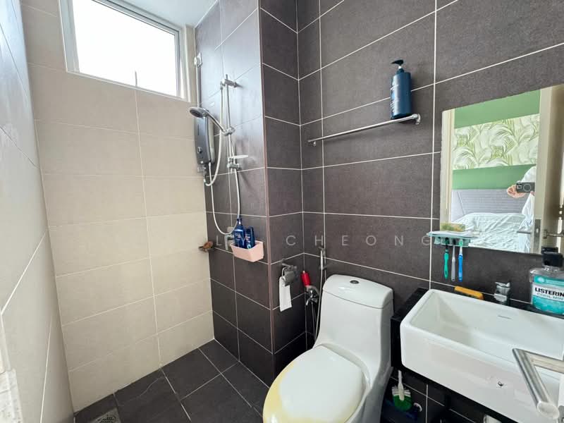 Servis Apartment untuk Dijual di Sky Habitat - Xuelly Cheong - Bathroom - PropertyGuru.com.my