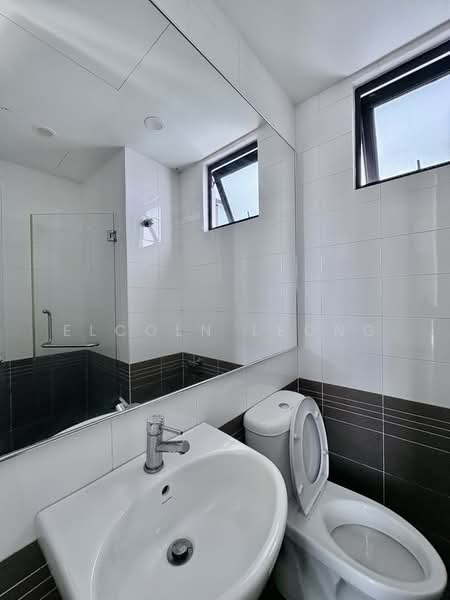 Kondominium untuk Disewa di Papillon Desahill Condominium - Elcoln Leong - Bathroom - PropertyGuru.com.my