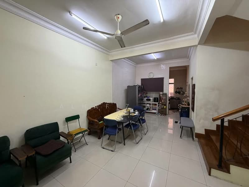 2-storey Terraced House for Sale in Taman Damansara Aliff (Tampoi) - ALHAFIZ AZIS - Living Room - PropertyGuru.com.my