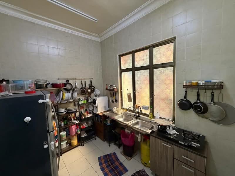 2-storey Terraced House for Sale in Taman Damansara Aliff (Tampoi) - ALHAFIZ AZIS - Kitchen - PropertyGuru.com.my