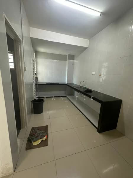 Semi-Detached House for Rent in Bandar Saujana Putra (Tanjong Duabelas) - Ryan Tee - Kitchen - PropertyGuru.com.my