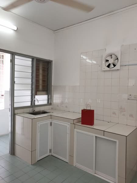 Rumah Teres 1.5 Tingkat untuk Disewa di Usj 11 (Subang Jaya) - Celia Tan - Kitchen - PropertyGuru.com.my