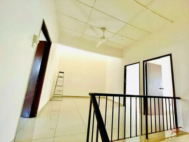 Rumah Teres 2 Tingkat untuk Disewa di Taman Putra Indah (Seri Kembangan) - Kow Tze Fui - Interior - PropertyGuru.com.my