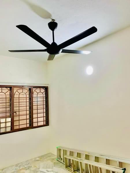 Rumah Teres 2 Tingkat untuk Disewa di Taman Putra Indah (Seri Kembangan) - Kow Tze Fui - Interior - PropertyGuru.com.my