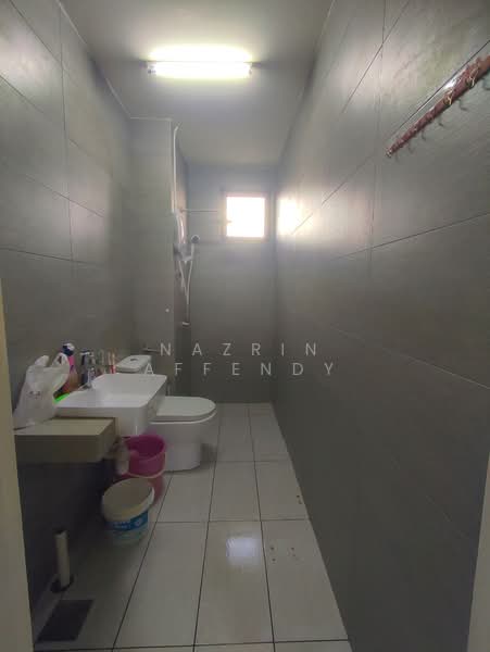 Kondominium untuk Disewa di Subang Bestari - Nazrin Affendy - Bathroom - PropertyGuru.com.my
