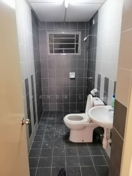 Servis Apartment untuk Dijual di Koi Kinrara - Amanda Lock - Bathroom - PropertyGuru.com.my