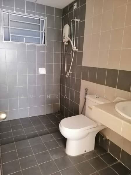 Servis Apartment untuk Dijual di Koi Kinrara - Amanda Lock - Bathroom - PropertyGuru.com.my