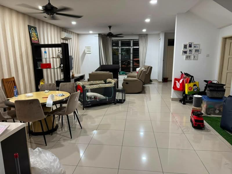 3-storey Terraced House for Sale in Johor Bahru (Johor) - Pauline Ng - Living Room - PropertyGuru.com.my