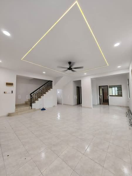 Rumah Teres 2 Tingkat untuk Dijual di Taman Puteri Wangsa (Ulu Tiram) - Benjamin Ong - Living Room - PropertyGuru.com.my