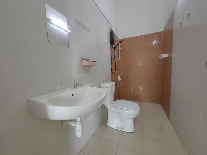 Rumah Teres 2 Tingkat untuk Disewa di Johor Bahru (Johor) - Pauline Ng - Bathroom - PropertyGuru.com.my