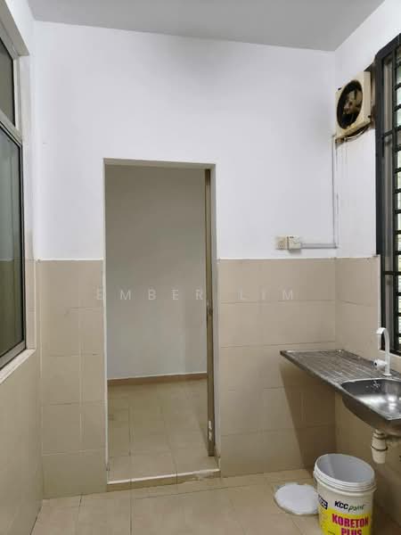 2-storey Terraced House for Sale in Taman Nusa Sentral (Iskandar Puteri (Nusajaya)) - Ember Lim - Kitchen - PropertyGuru.com.my