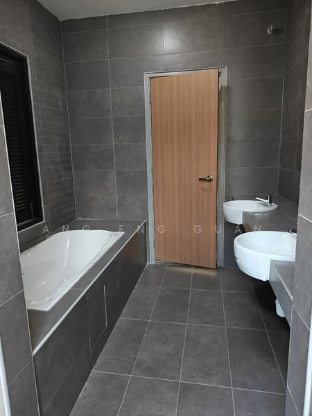 Semi-Detached House for Rent in Seksyen U10 (Shah Alam) - Ang Eng Guan - Bathroom - PropertyGuru.com.my