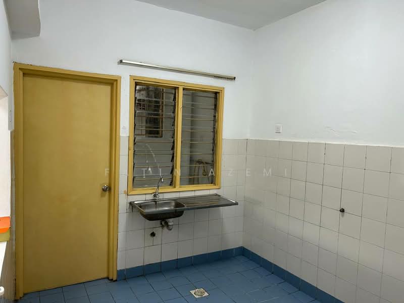 Pangsapuri untuk Dijual di Melur Apartment - Fatin Azemi - Kitchen - PropertyGuru.com.my