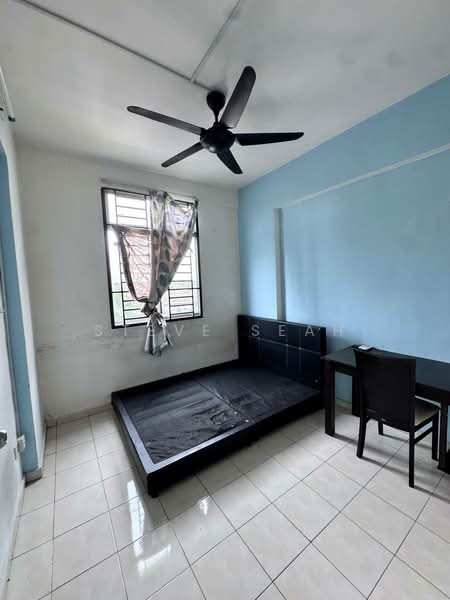 Pangsapuri untuk Disewa di Indah Court Apartment - Steve Seah - Bedroom - PropertyGuru.com.my