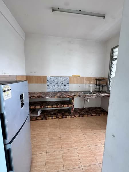 Pangsapuri untuk Disewa di Indah Court Apartment - Steve Seah - Kitchen - PropertyGuru.com.my