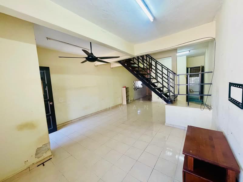 Rumah Teres 2 Tingkat untuk Disewa di Kuala Lumpur (Kuala Lumpur) - Gudrotullah Ikhwan - Living Room - PropertyGuru.com.my