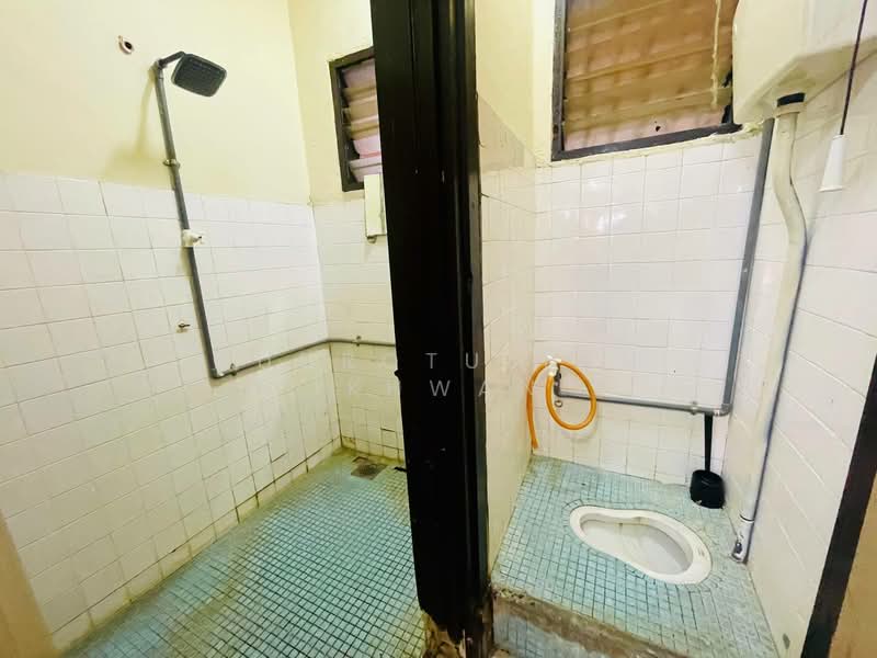 Rumah Teres 2 Tingkat untuk Disewa di Kuala Lumpur (Kuala Lumpur) - Gudrotullah Ikhwan - Bathroom - PropertyGuru.com.my