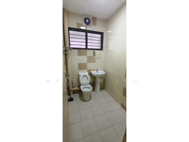 Apartment for Sale at Mutiara Court - Matthew Png - Bathroom - PropertyGuru.com.my