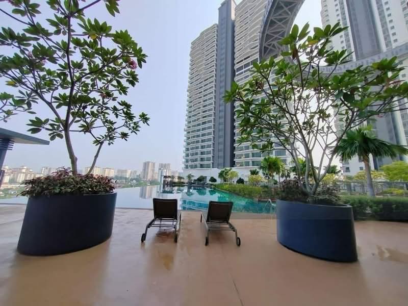 Servis Apartment untuk Dijual di Datum Jelatek (LINQ Sky Residence) - Vancs Chai - Pool - PropertyGuru.com.my
