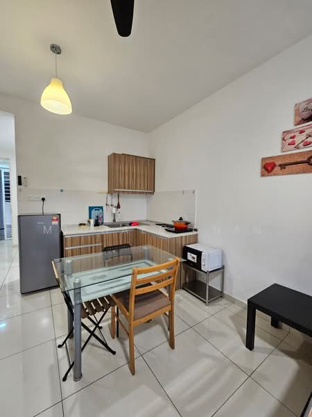 Servis Apartment untuk Dijual di Zeva @ Equine South - Michael Chan - Kitchen - PropertyGuru.com.my