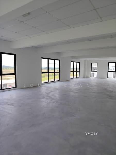 Shop for Rent in Bandar Rimbayu (Telok Panglima Garang) - Louis Chan - Interior - PropertyGuru.com.my