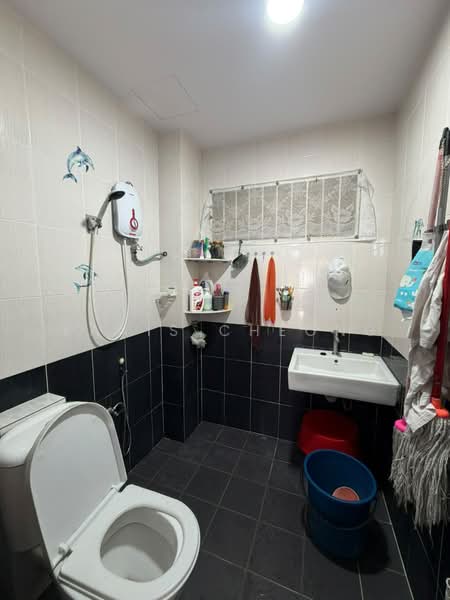 Apartment for Rent at Seri Puri - Yanis Cheong - Bathroom - PropertyGuru.com.my