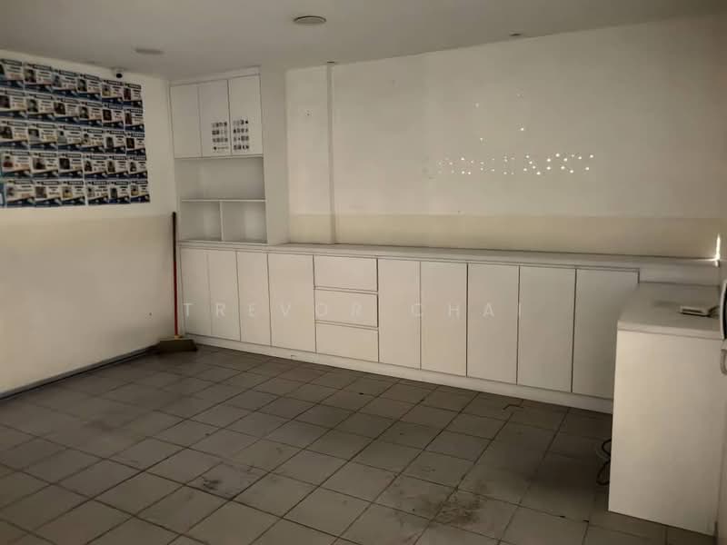 Shop / Office for Rent in Taman Sungai Besi Indah (Seri Kembangan) - Trevor Chai - Interior - PropertyGuru.com.my