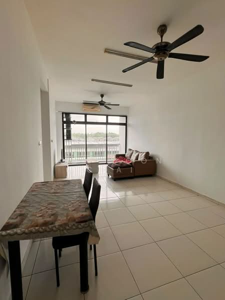 Pangsapuri untuk Dijual di Sky Garden Residences - Ang Boon Chai - Living Room - PropertyGuru.com.my