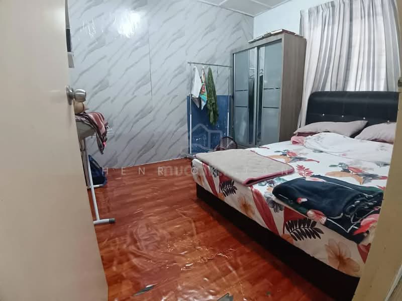 1-storey Terraced House for Sale in Bandar Kinrara Seksyen 1 (Bandar Kinrara) - Henrick Tan - Bedroom - PropertyGuru.com.my