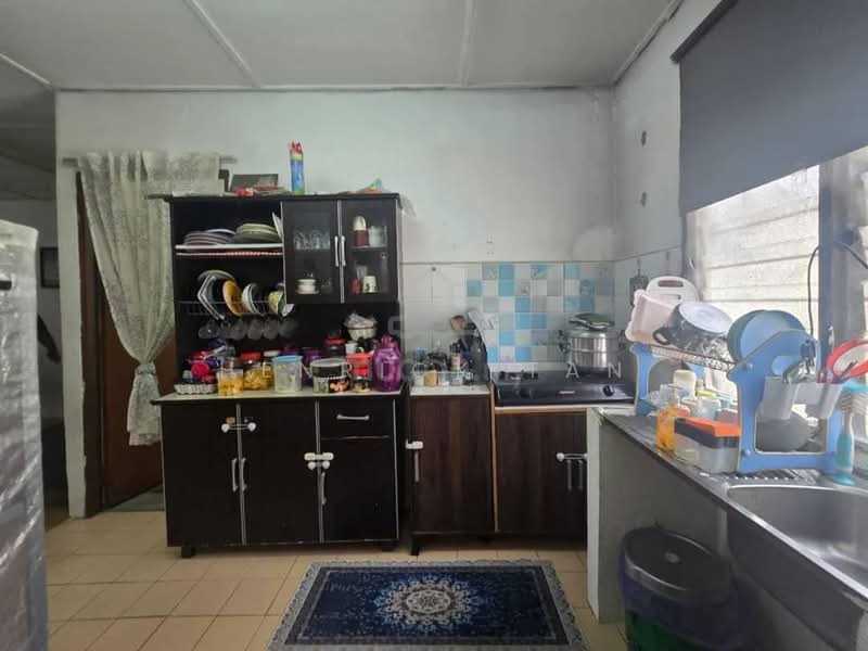 1-storey Terraced House for Sale in Bandar Kinrara Seksyen 1 (Bandar Kinrara) - Henrick Tan - Kitchen - PropertyGuru.com.my