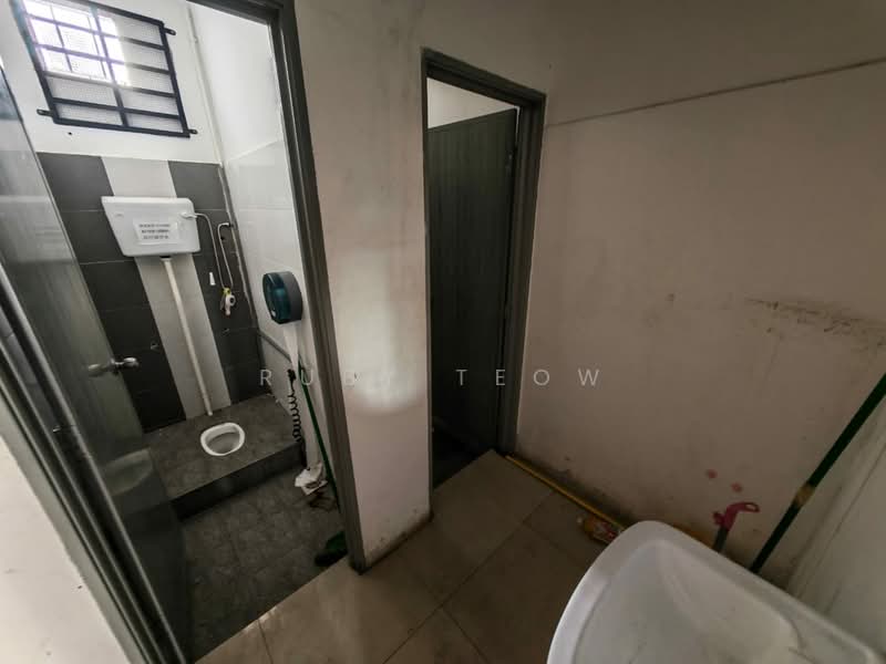 Kedai untuk Disewa di Taman Austin Heights (Tebrau) - Ruby Teow - Bathroom - PropertyGuru.com.my