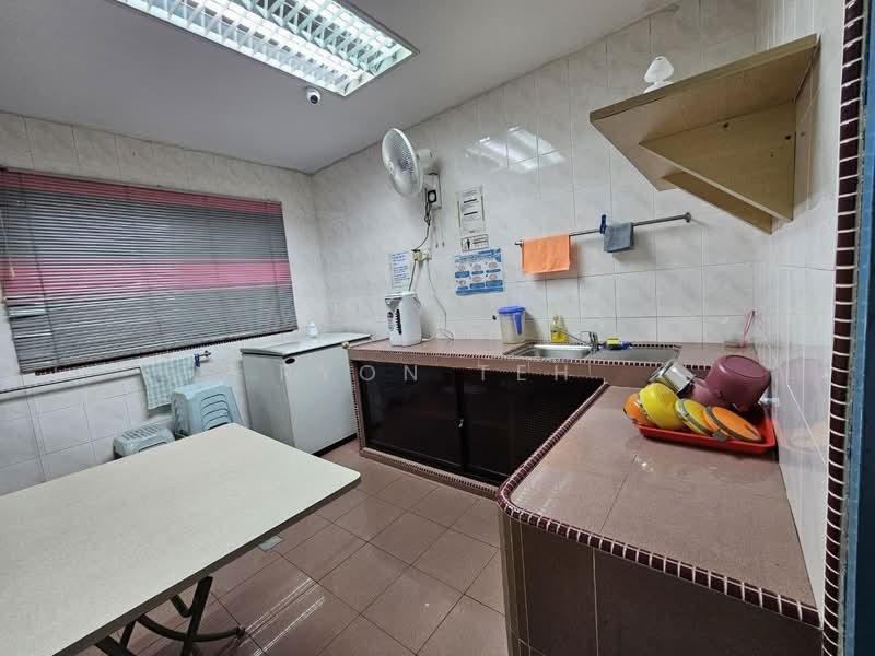 Kilang untuk Dijual di Taman Perindustrian Permas Jaya (Masai) - Ryon Teh - Kitchen - PropertyGuru.com.my