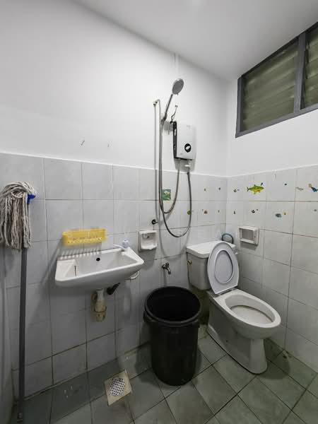 Pangsapuri untuk Disewa di Sri Awana Townhouse - Steve Seah - Bathroom - PropertyGuru.com.my