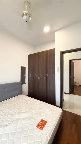 Servis Apartment untuk Dijual di Crescent Bay Suites (Teluk Bayu) - Alviss Tay - Bedroom - PropertyGuru.com.my