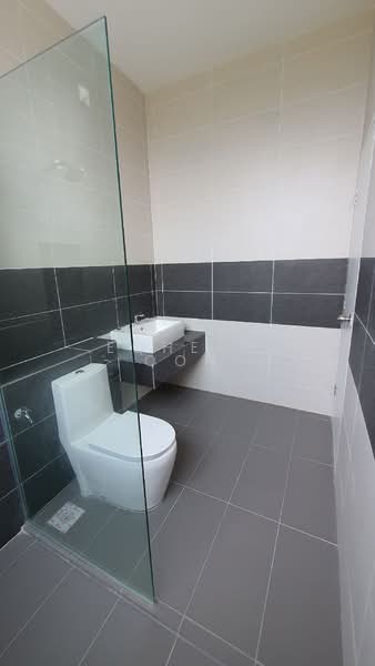 Cluster House for Sale in Setia Ecohill (Semenyih) - Eqhern Oon - Bathroom - PropertyGuru.com.my