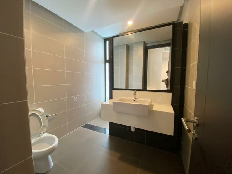 Rumah Teres untuk Disewa di Medini (Iskandar Puteri (Nusajaya)) - Tracey Eng - Master Bathroom - PropertyGuru.com.my