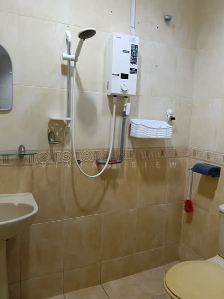 Rumah Teres 2 Tingkat untuk Disewa di TAMAN PUCHONG UTAMA (Puchong) - Vivian Siew - Bathroom - PropertyGuru.com.my