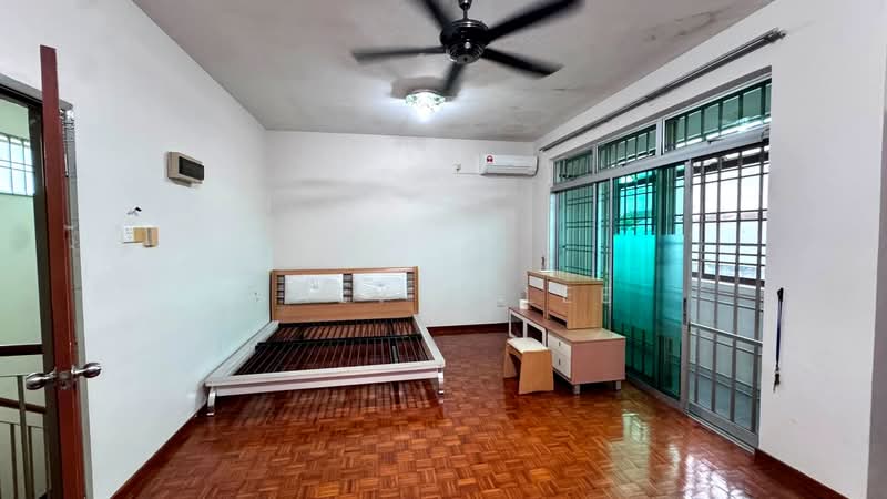 1.5-storey Terraced House for Sale in Taman Gaya (Ulu Tiram) - Calvin Lee - PropertyGuru.com.my