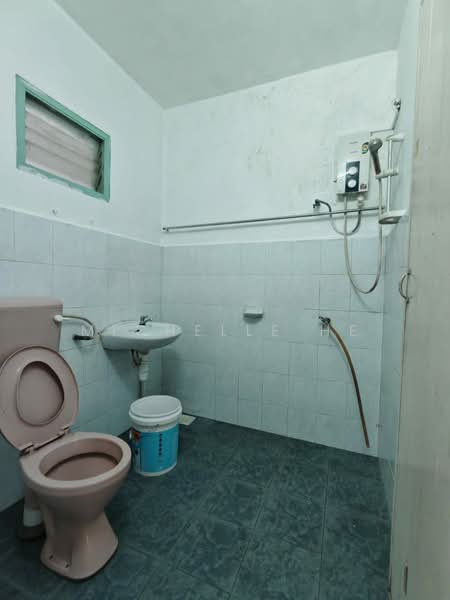 Rumah Teres 1 Tingkat untuk Disewa di Taman Abad (Johor Bahru) - Michelle He - Bathroom - PropertyGuru.com.my