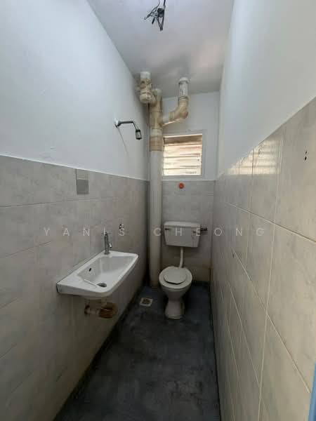 Apartment for Rent at Permai Apartment - Yanis Cheong - Bathroom - PropertyGuru.com.my
