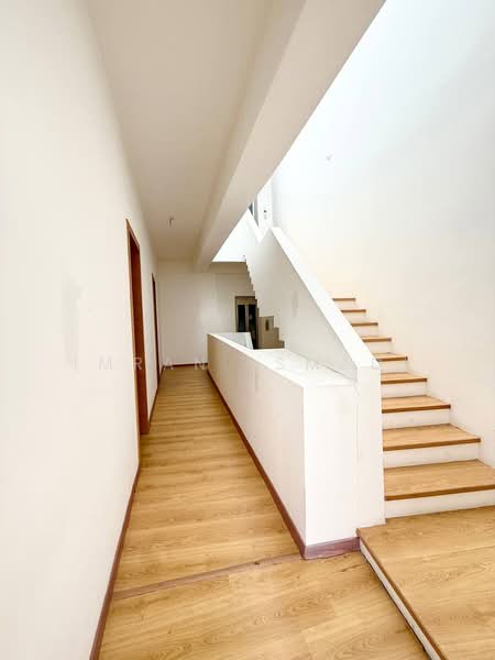 Rumah Teres 4 Tingkat untuk Dijual di Damansara Perdana (Selangor) - Imran Ismadi - Corridor - PropertyGuru.com.my