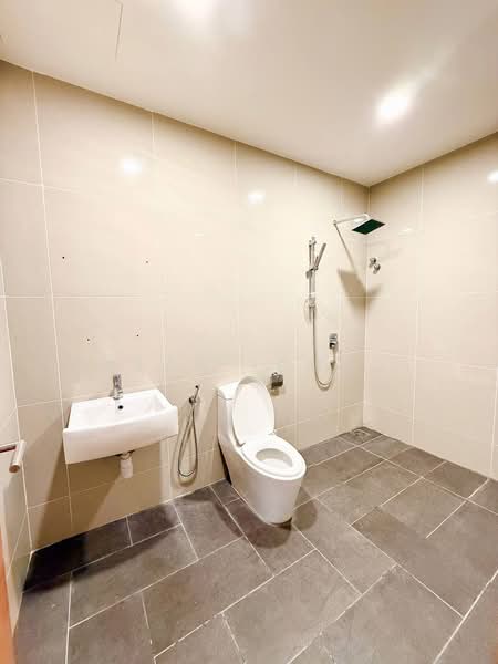 Rumah Teres 4 Tingkat untuk Dijual di Damansara Perdana (Selangor) - Imran Ismadi - Bathroom - PropertyGuru.com.my
