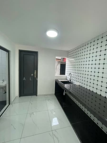 2-storey Terraced House for Sale in Bandar Baru Permas Jaya (Permas Jaya) - Alviss Tay - Kitchen - PropertyGuru.com.my