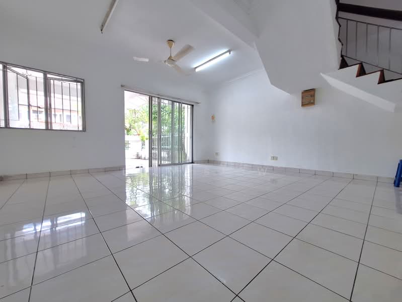 Rumah Teres 2 Tingkat untuk Dijual di Bandar Puchong Utama (Puchong) - Lily Siow - Living Room - PropertyGuru.com.my