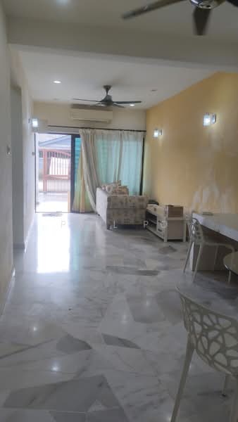 Rumah Teres 1 Tingkat untuk Dijual di Seksyen 2, Taman Kinrara (Puchong) - Paul Po - Living Room - PropertyGuru.com.my