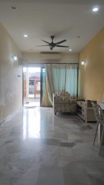 Rumah Teres 1 Tingkat untuk Dijual di Seksyen 2, Taman Kinrara (Puchong) - Paul Po - Living Room - PropertyGuru.com.my