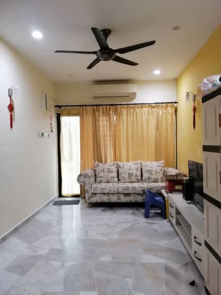 Rumah Teres 1 Tingkat untuk Dijual di Seksyen 2, Taman Kinrara (Puchong) - Paul Po - Living Room - PropertyGuru.com.my