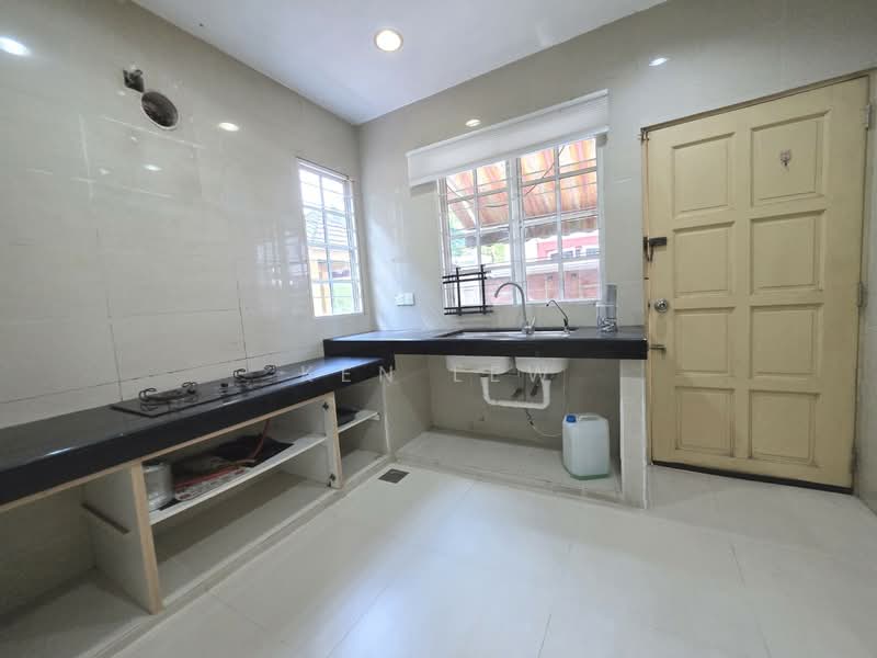 Rumah Teres 3 Tingkat untuk Dijual di Cheras (Selangor) - Ken Lew - Kitchen - PropertyGuru.com.my