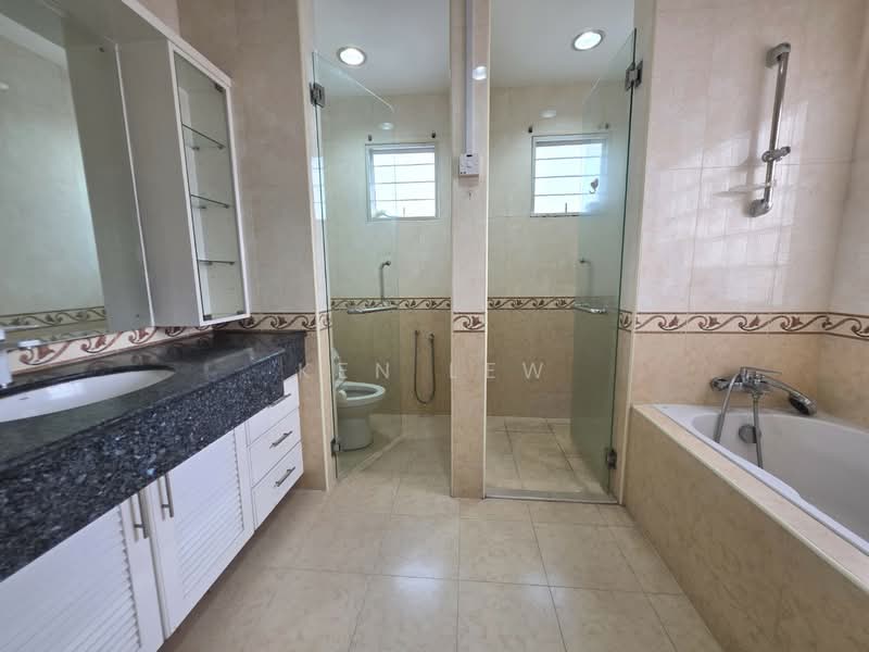 Rumah Teres 3 Tingkat untuk Dijual di Cheras (Selangor) - Ken Lew - Bathroom - PropertyGuru.com.my