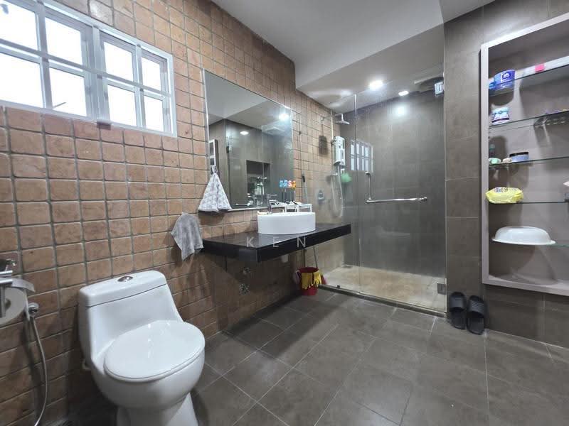 3-storey Terraced House for Sale in Cheras (Selangor) - Ken Lew - Bathroom - PropertyGuru.com.my